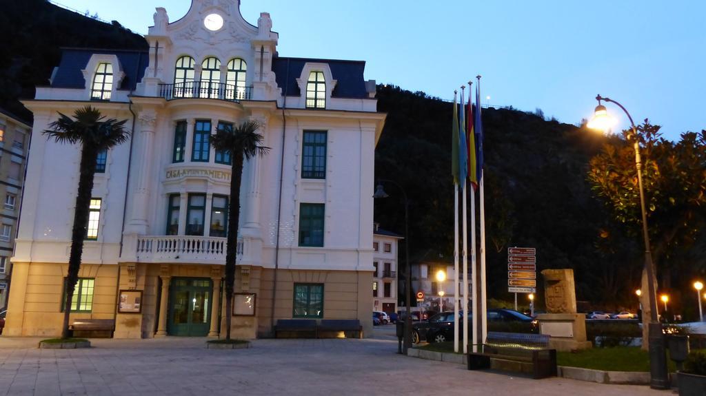 Pension Oria Luarca Εξωτερικό φωτογραφία